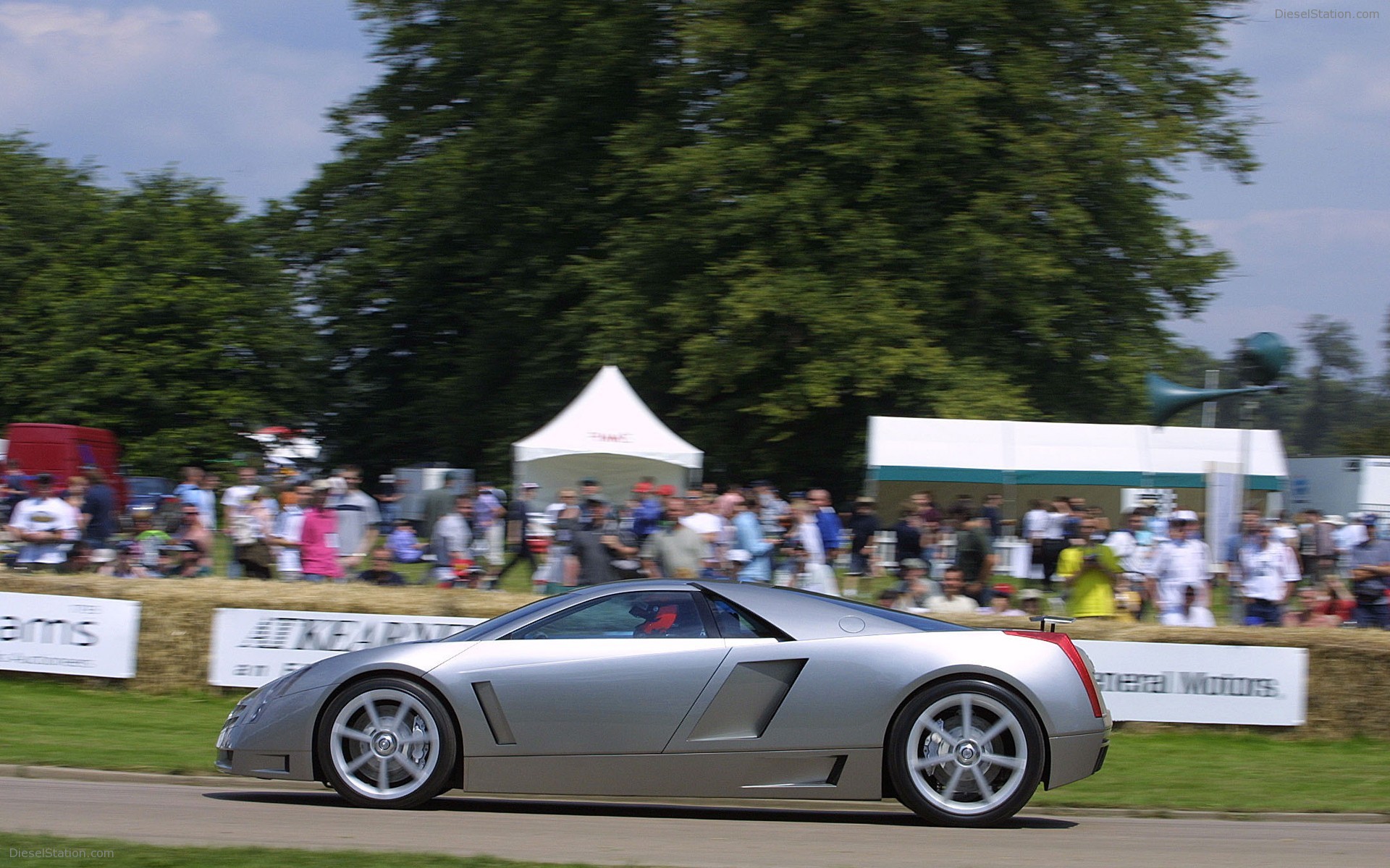Cadillac Cien Concept